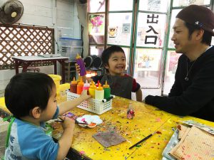 むら咲むらのシーサー絵付け体験その３