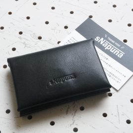 名刺入れ（カードケース）001商品画像TOP：本革の名刺入れ（カードケース）です。 Wポケットなので自分の名刺と取引先の名刺を分けて収納できます。