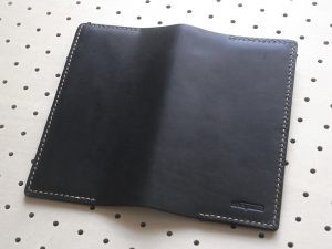 ほぼ日手帳weeksカバー商品画像005:開いて外側の画像です。