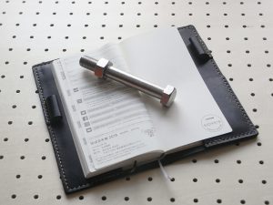 ほぼ日手帳weeksカバー商品画像008：開いた時の画像です。