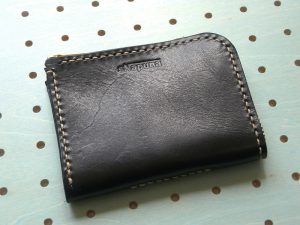 ミニウォレット商品画像001:表側の画像です。