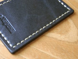 ビニモ0番糸を5mmピッチで縫ったステッチの画像。①