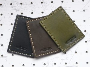 革色のサンプル画像：右から「緑」「焦げ茶」「黒」となります。