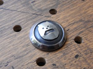 シーサーコンチョ商品画像001：正面左の画像です。