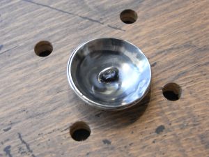 シーサーコンチョ商品画像004：裏面の画像です。丸カンになっています。