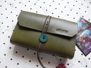 デッキケース02商品画像001：表側から見た画像です。