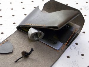 ミニマムウォレット003(ゴム紐)商品画像009:カード収納の裏には更にカード収納を設けました。