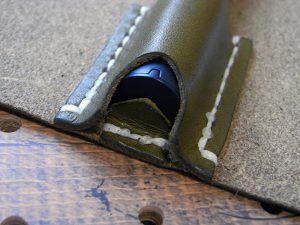 プルームテックプラスケース（Lサイズ）商品画像006：本体のホルダーにはすり抜け防止を付けています