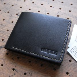 シンプルウォレット（札カード入れ）商品画像000：お札とカード入れのみのシンプルな財布です
