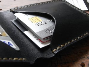 シンプルウォレット(札カード入れ)商品画像008:右側はゆとりのあるカード収納となっていて、複数枚の収納ができます