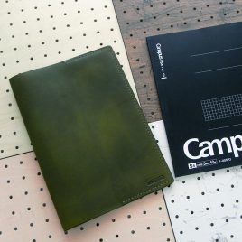 B5ノートカバー（セミB5・6号）商品画像000：シンプルなB5ノートカバーです。