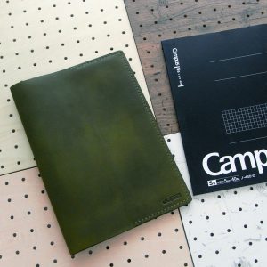 B5ノートカバー（セミB5・6号）商品画像000：シンプルなB5ノートカバーです。