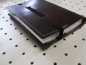 文庫本カバー(フリーサイズ※A6規格)商品画像011:入れた後の裏側はこんな感じです