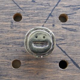 ゴールデンスマイルコンチョ（真鍮製）商品画像000：スナプナでしか手に入らないスマイルコンチョです
