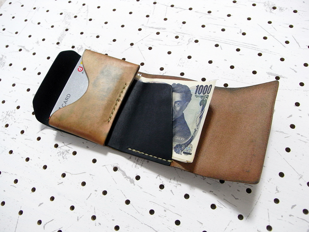 ミニマムウォレット002(クリーニング後4/6)/内側も若干茶色が濃くなりました