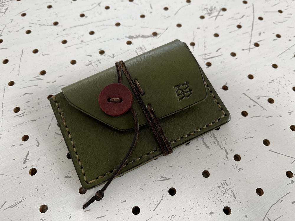 ミニケース商品画像001:1ポケットのシンプルなケースです