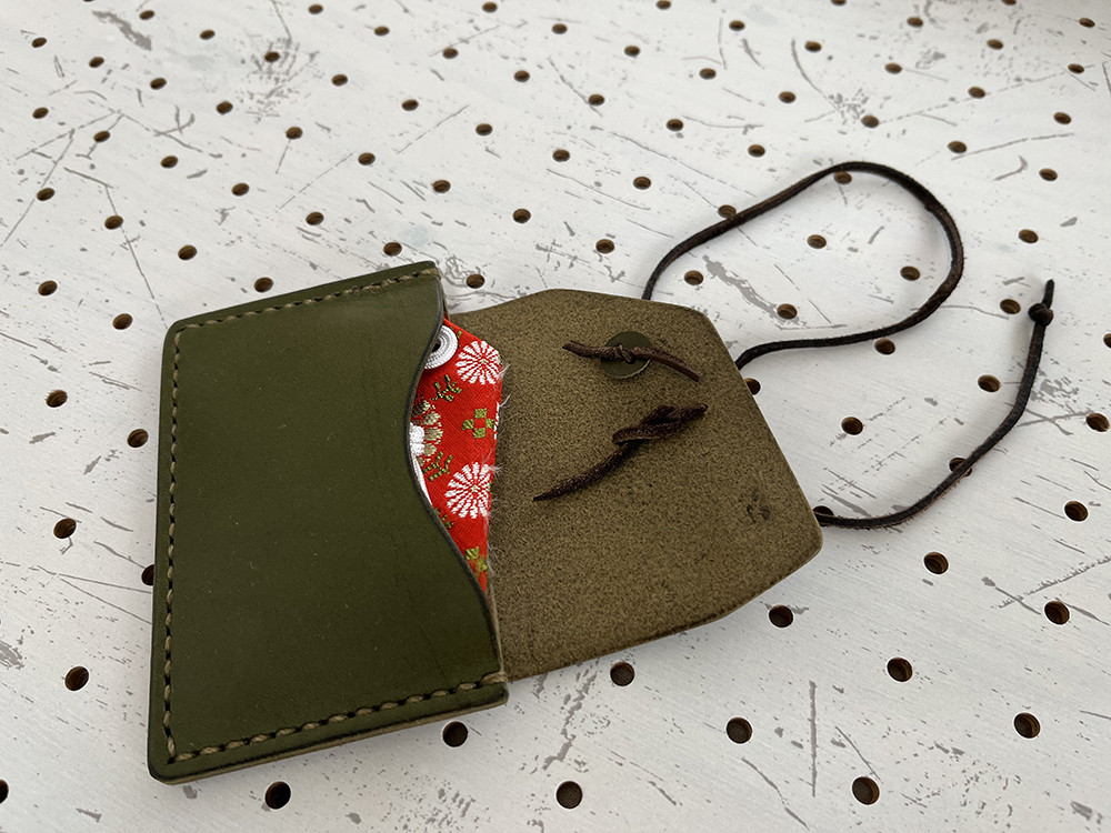 ミニケース商品画像008:お守りケースとしても使えます