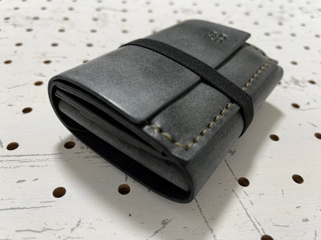 ロロマレザーのミニマムウォレット(撮影日:2023年5月5日)右側